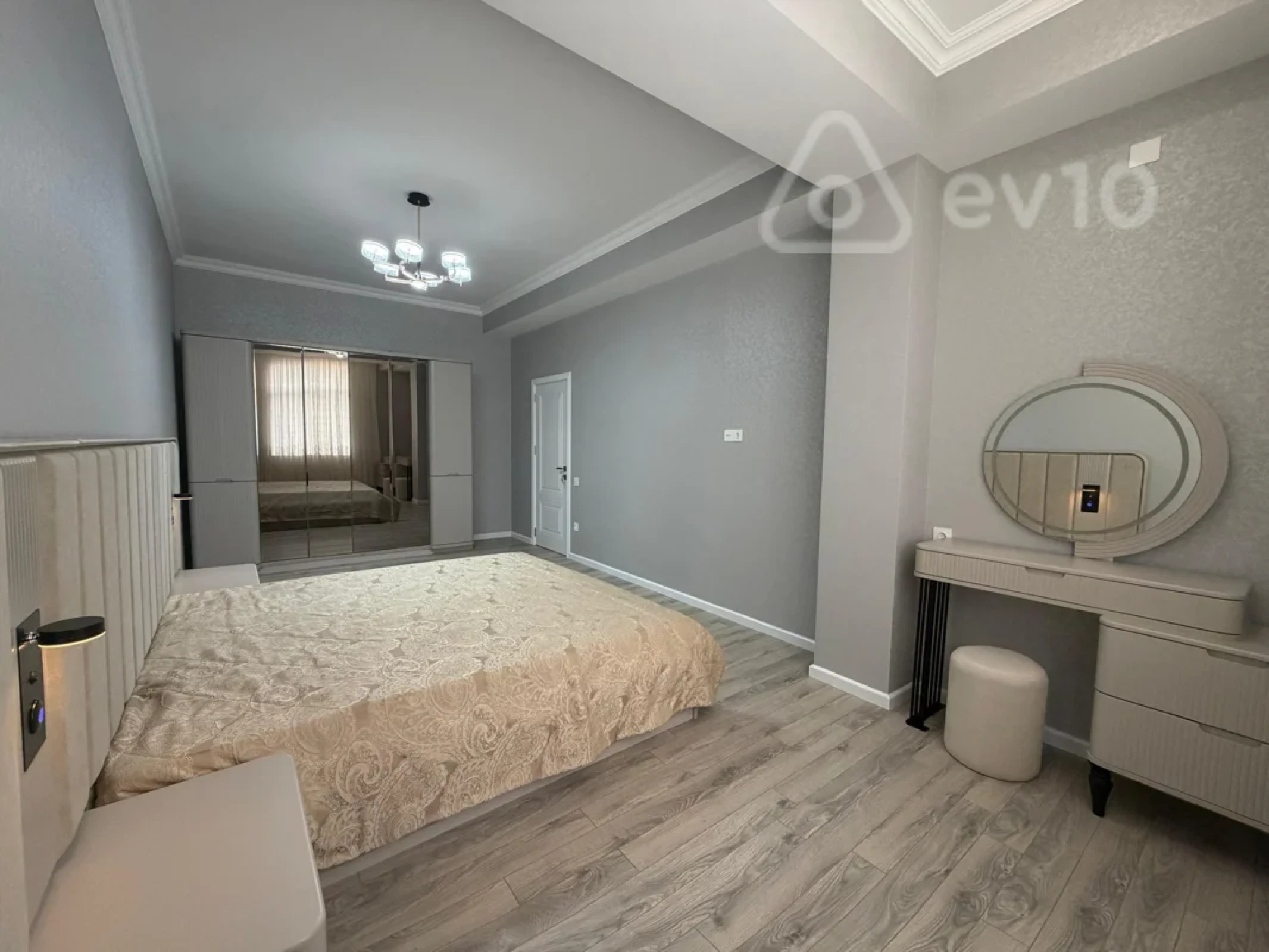 Kirayə verilir 3 otaqlı yeni tikili 100 m²