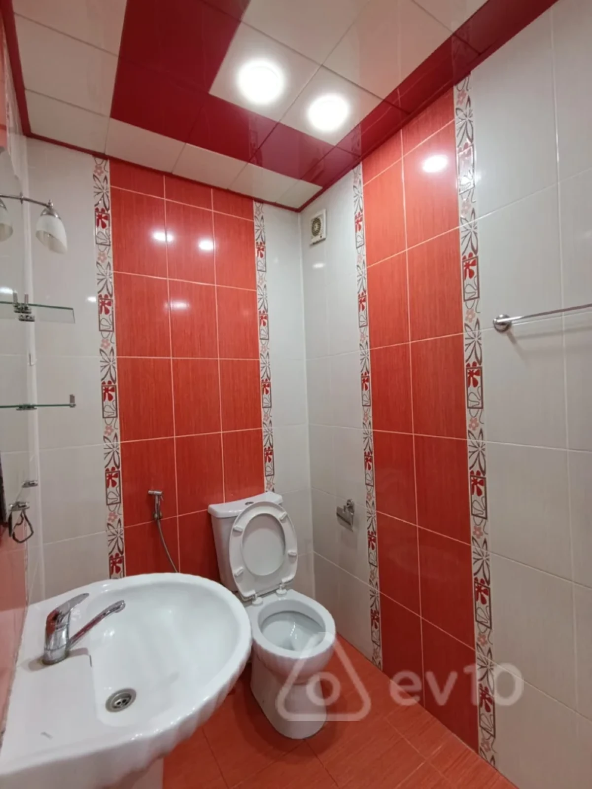 Kirayə verilir 2 otaqlı yeni tikili 70 m²