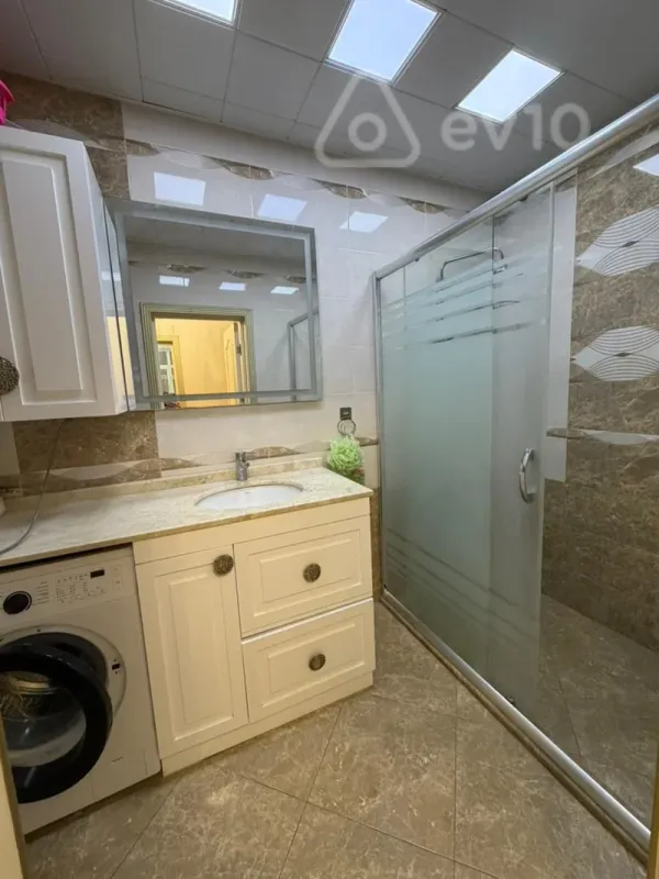 Kirayə verilir 3 otaqlı yeni tikili 120 m²