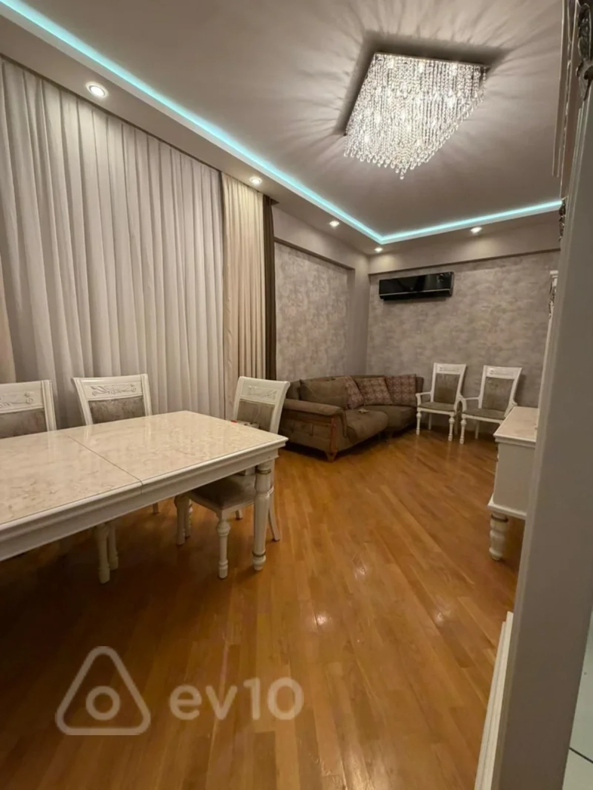 Kirayə verilir 3 otaqlı yeni tikili 120 m²