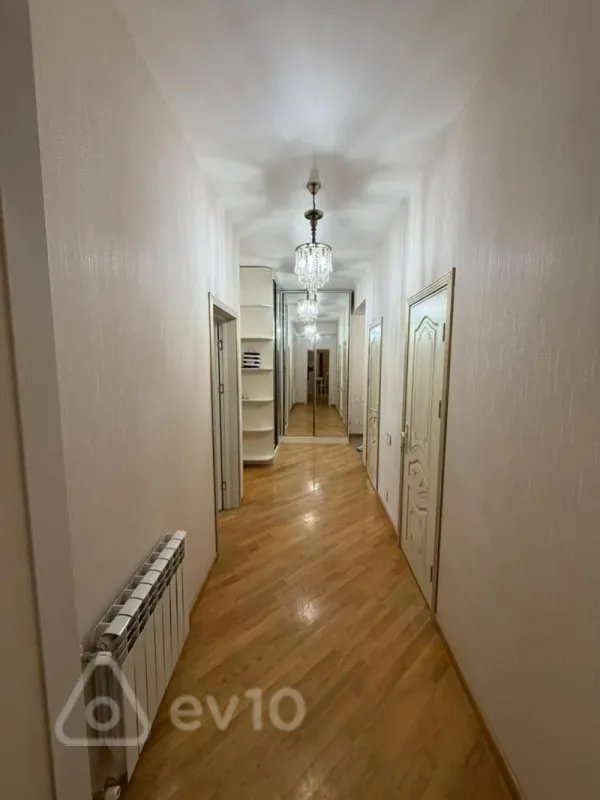 Kirayə verilir 3 otaqlı yeni tikili 120 m²