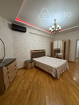 Kirayə verilir 3 otaqlı yeni tikili 120 m²