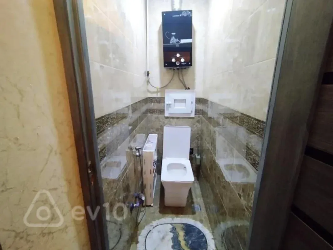 Satılır 4 otaqlı köhnə tikili 100 m²