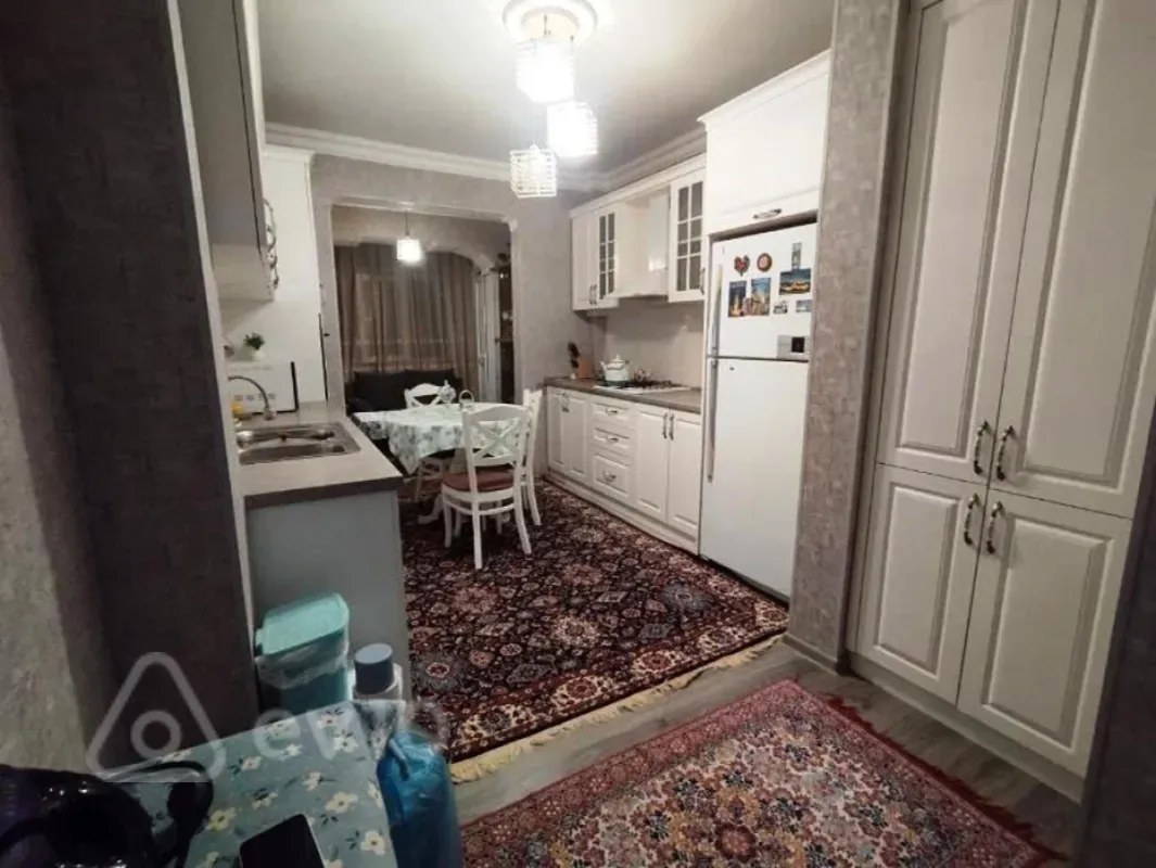 Satılır 4 otaqlı köhnə tikili 100 m²