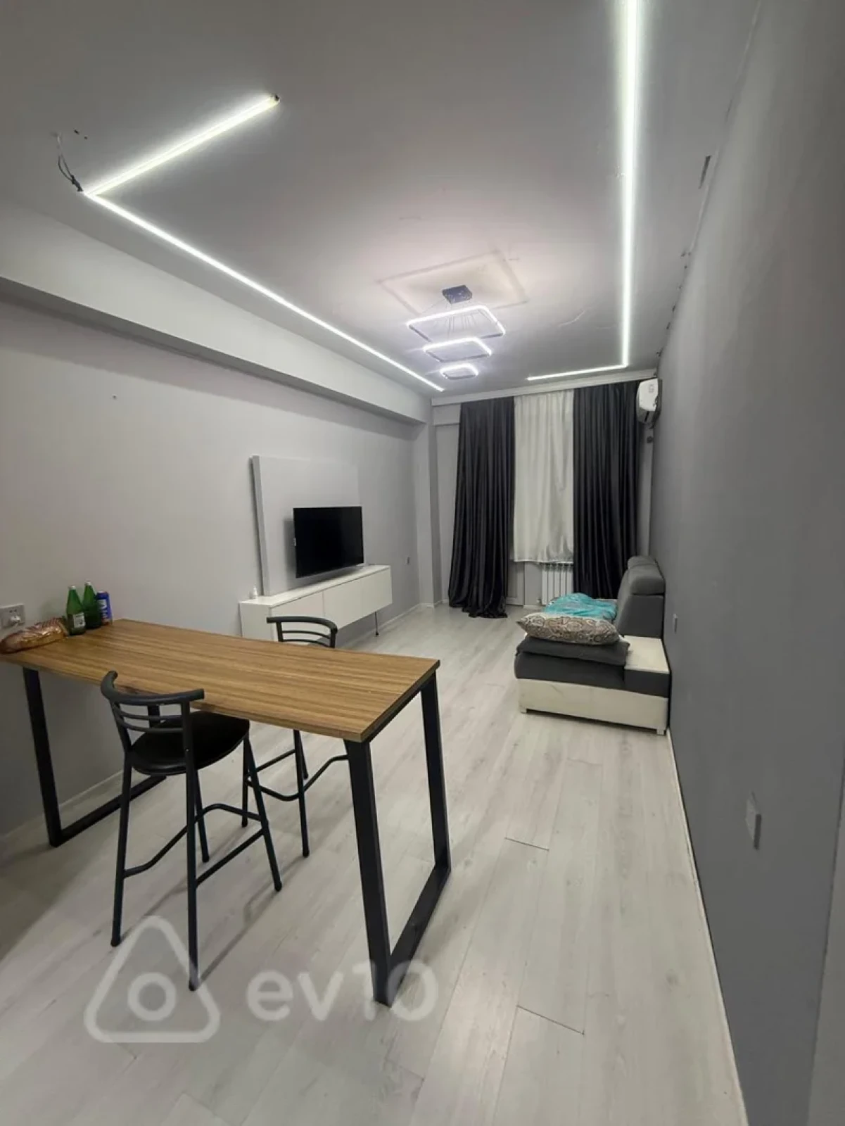 Kirayə verilir 2 otaqlı yeni tikili 50 m²