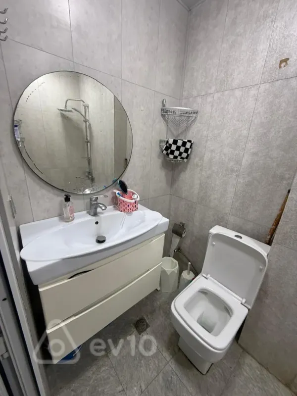 Kirayə verilir 2 otaqlı yeni tikili 50 m²