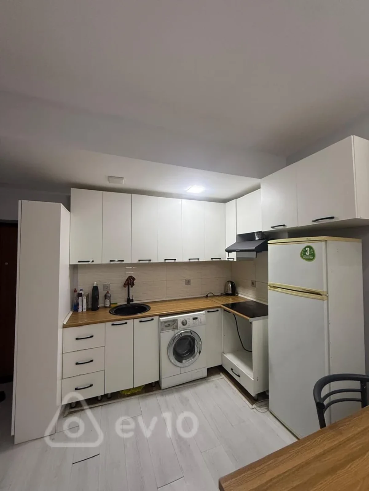 Kirayə verilir 2 otaqlı yeni tikili 50 m²
