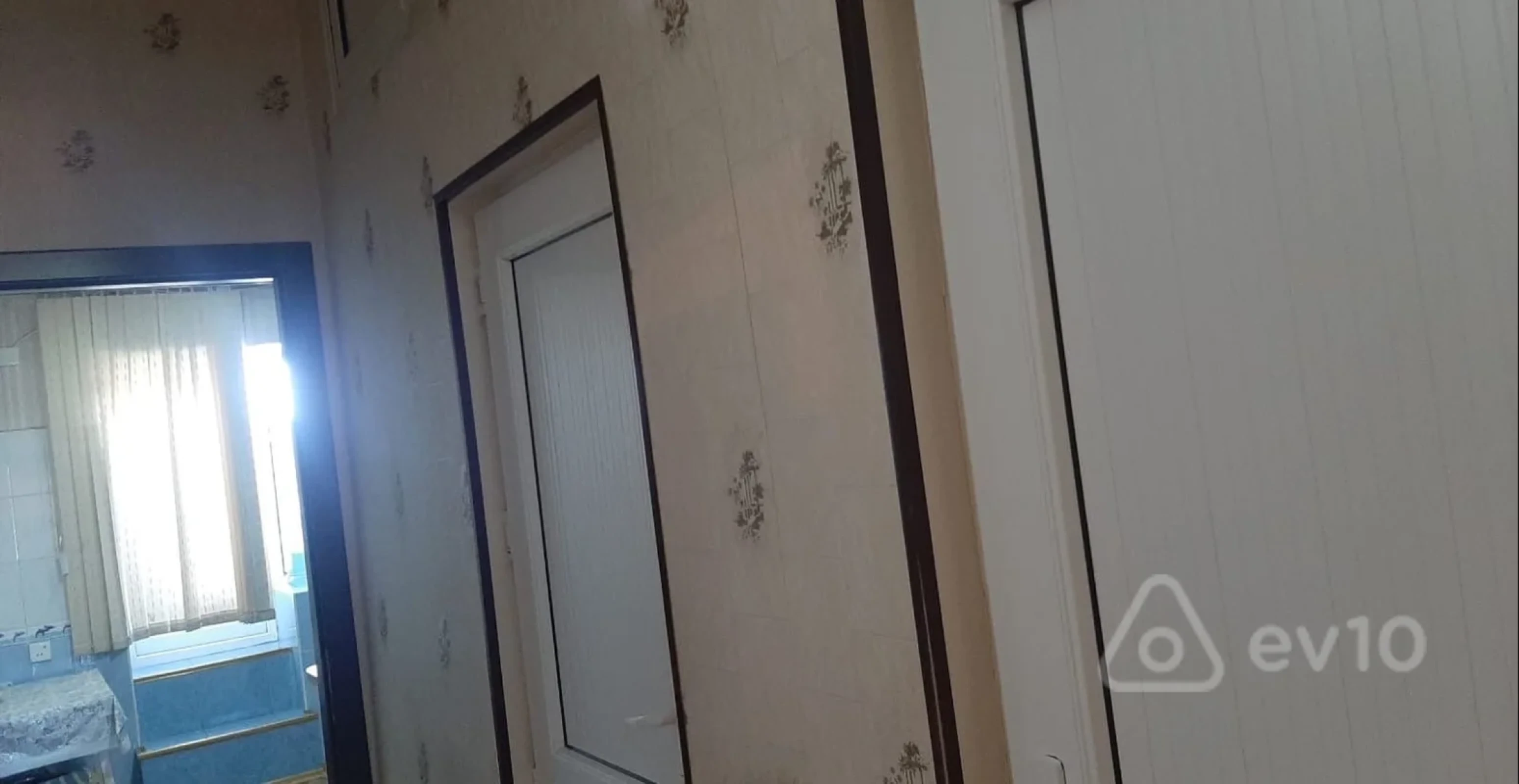 Kirayə verilir 2 otaqlı köhnə tikili 90 m²