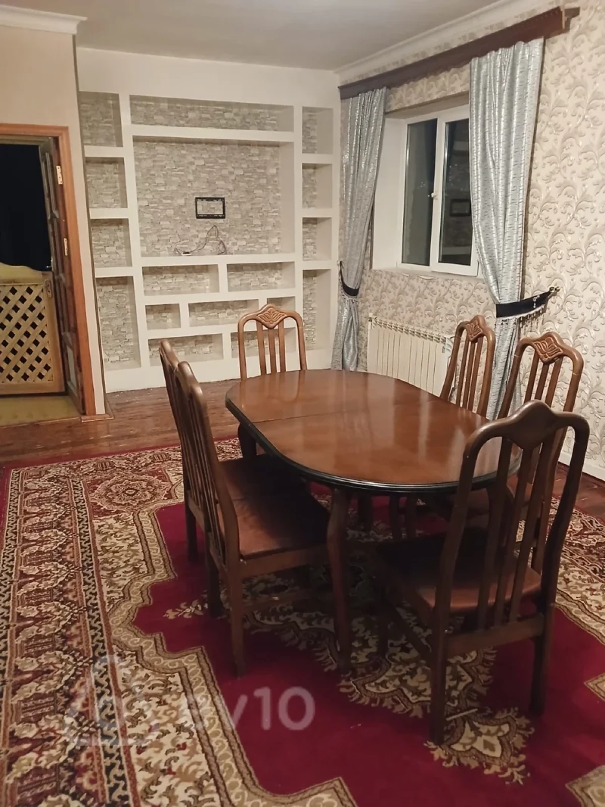 Kirayə verilir 2 otaqlı köhnə tikili 90 m²