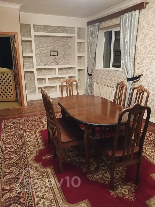Kirayə verilir 2 otaqlı köhnə tikili 90 m²