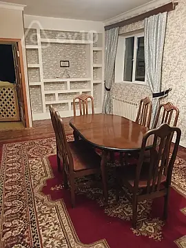 Kirayə verilir 2 otaqlı köhnə tikili 90 m²