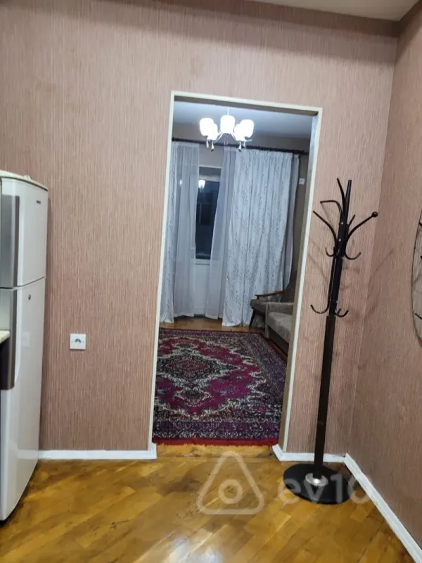 Kirayə verilir 2 otaqlı köhnə tikili 50 m²