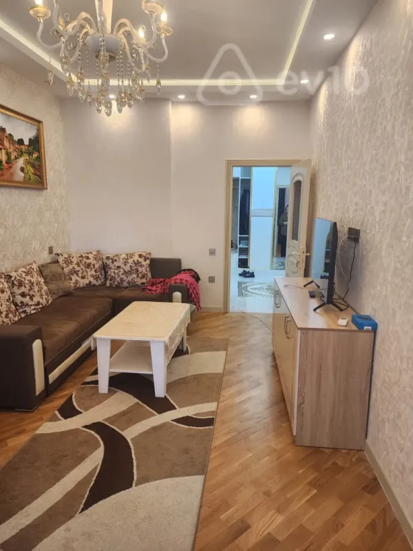 Kirayə verilir 2 otaqlı yeni tikili 70 m²