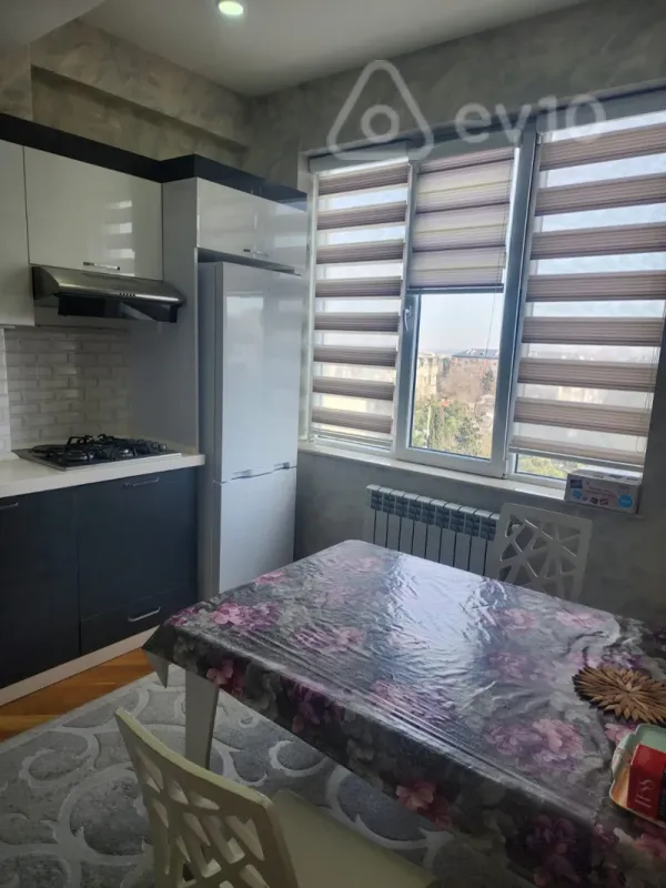 Kirayə verilir 2 otaqlı yeni tikili 70 m²