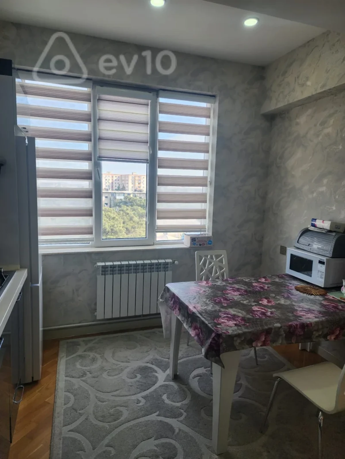 Kirayə verilir 2 otaqlı yeni tikili 70 m²