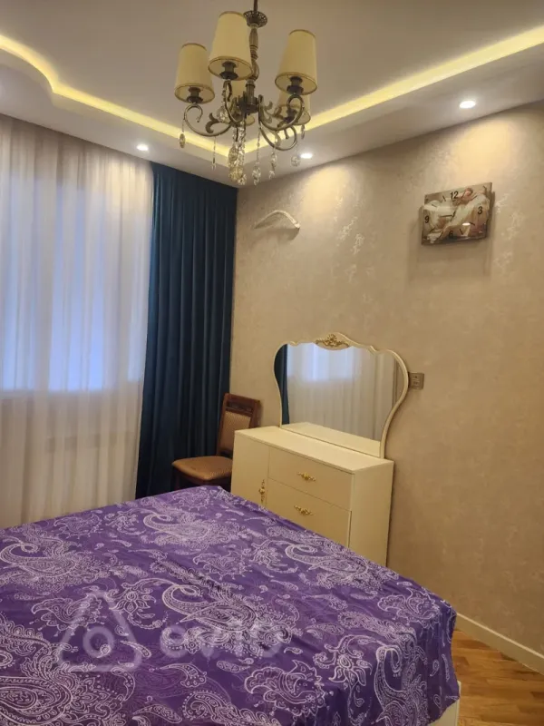 Kirayə verilir 2 otaqlı yeni tikili 70 m²