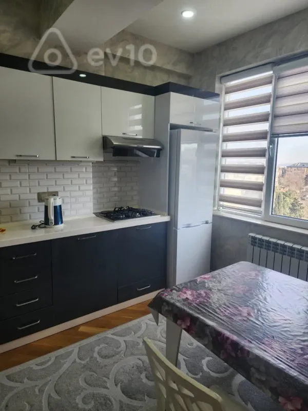 Kirayə verilir 2 otaqlı yeni tikili 70 m²