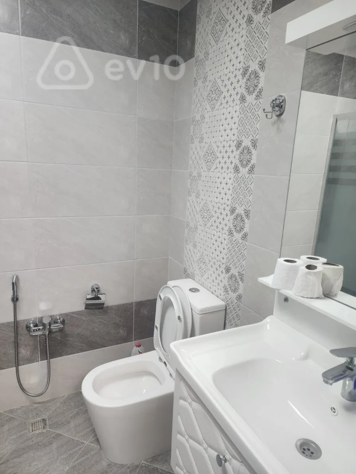 Kirayə verilir 2 otaqlı yeni tikili 70 m²