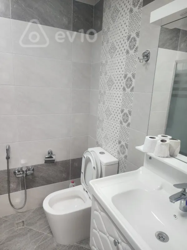 Kirayə verilir 2 otaqlı yeni tikili 70 m²