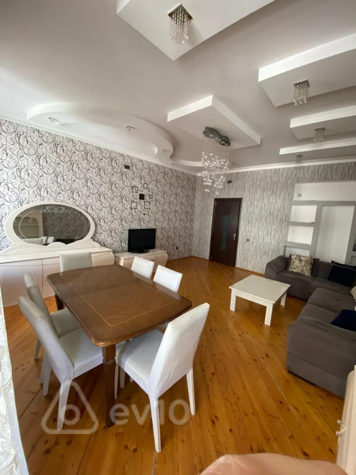 Kirayə verilir 3 otaqlı yeni tikili 120 m²