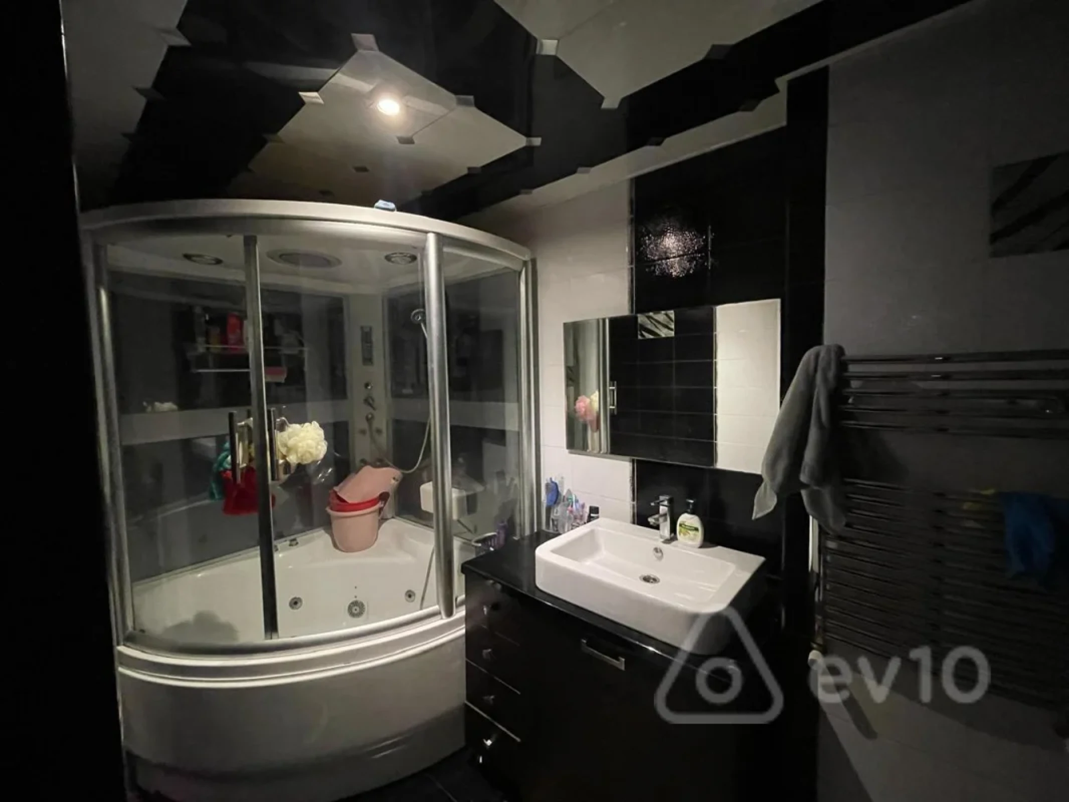 Kirayə verilir 3 otaqlı yeni tikili 120 m²