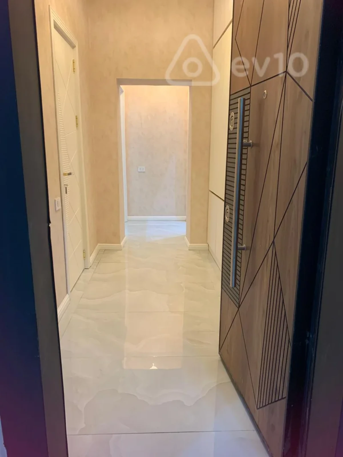 Satılır 2 otaqlı yeni tikili 66 m²