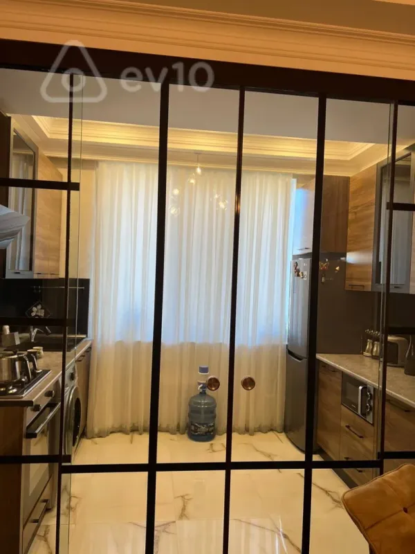 Kirayə verilir 3 otaqlı yeni tikili 80 m²