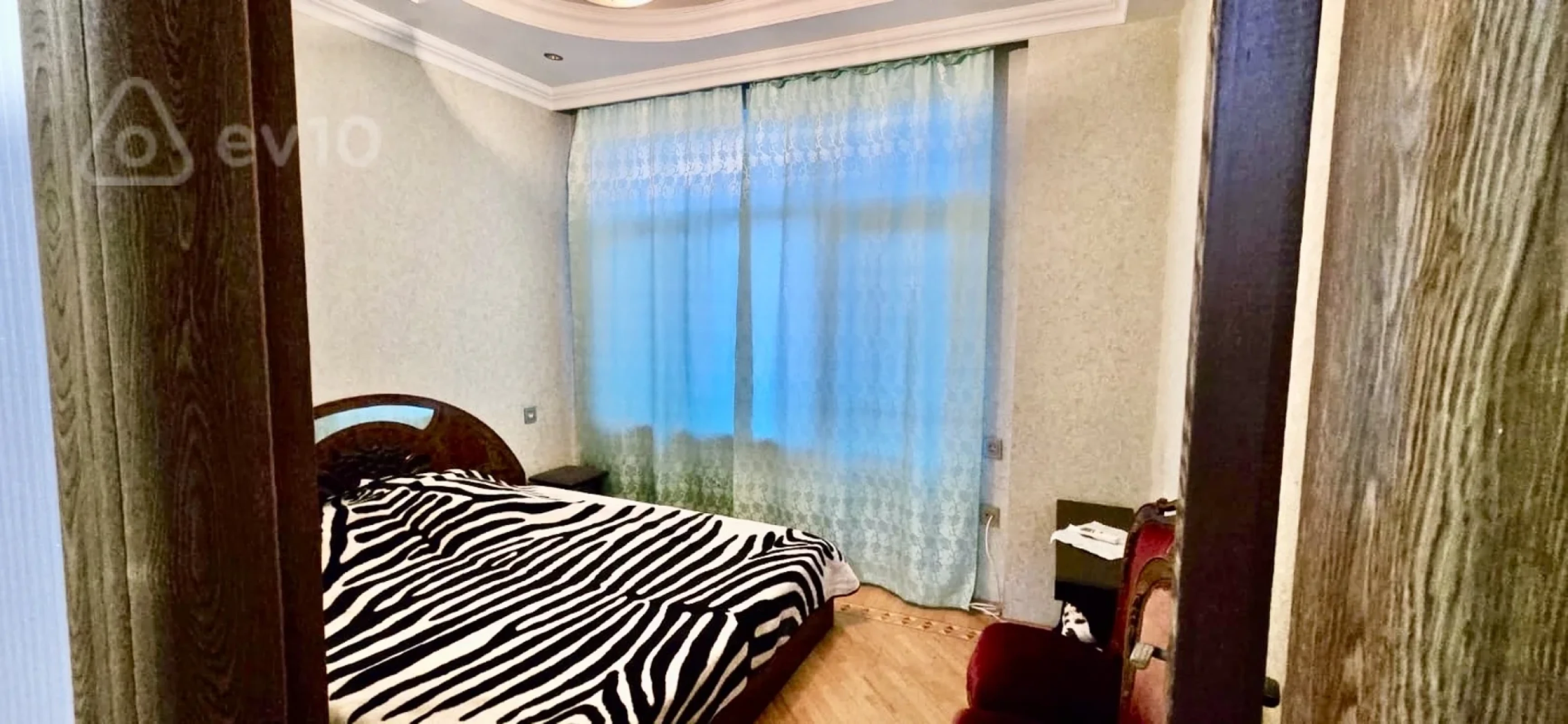 Kirayə verilir 3 otaqlı yeni tikili 130 m²