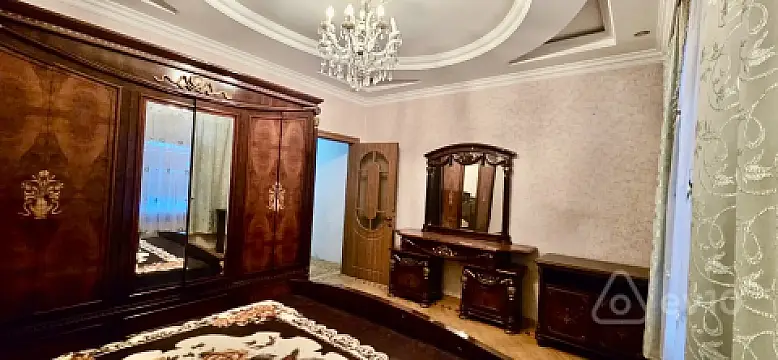 Kirayə verilir 3 otaqlı yeni tikili 130 m²