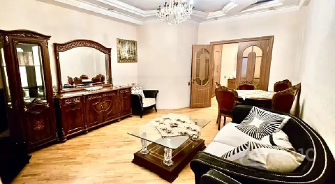 Kirayə verilir 3 otaqlı yeni tikili 130 m²