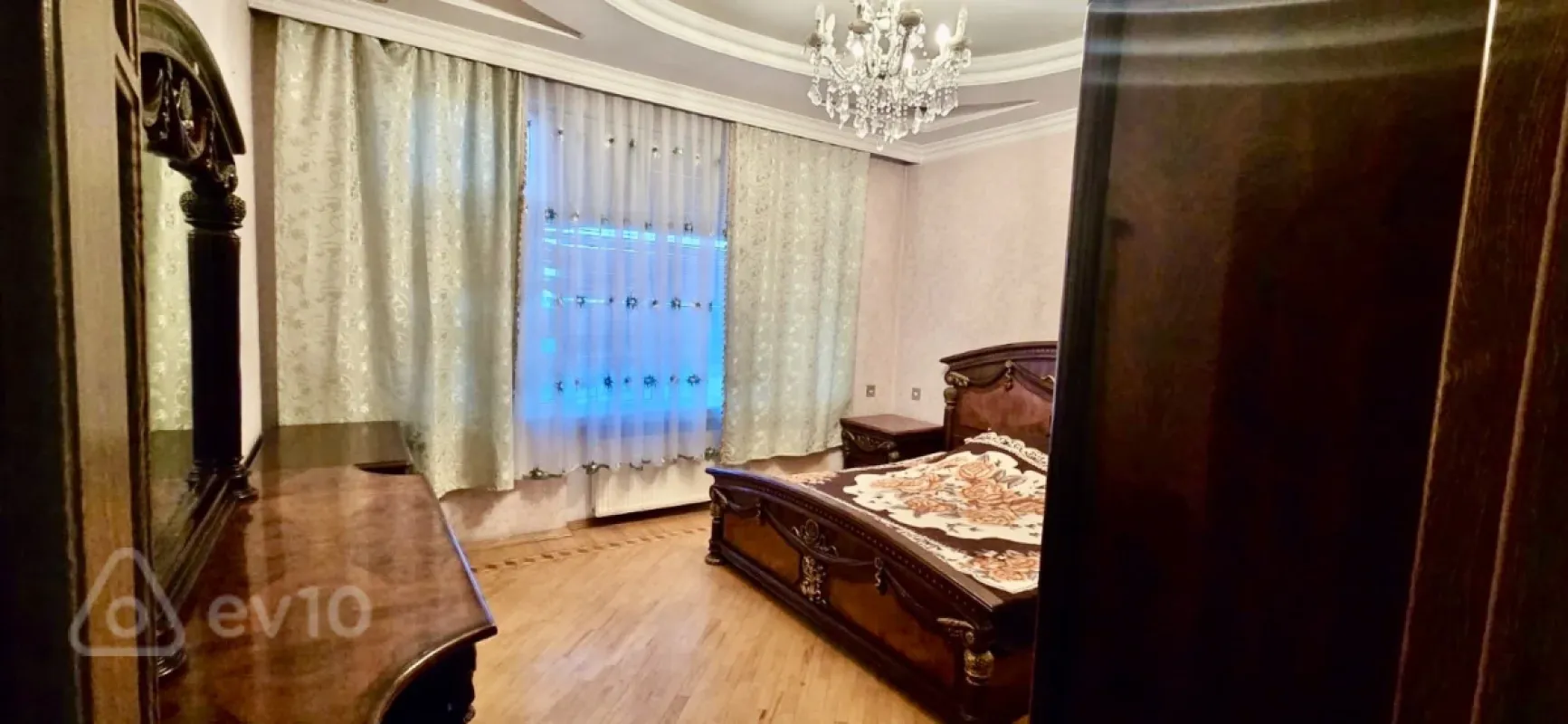 Kirayə verilir 3 otaqlı yeni tikili 130 m²