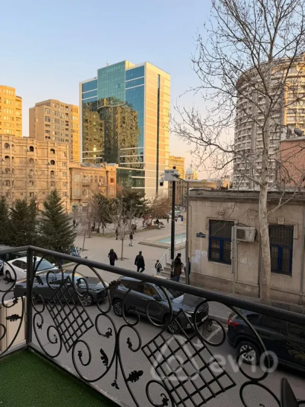 Kirayə verilir 5 otaqlı ofis 170 m²