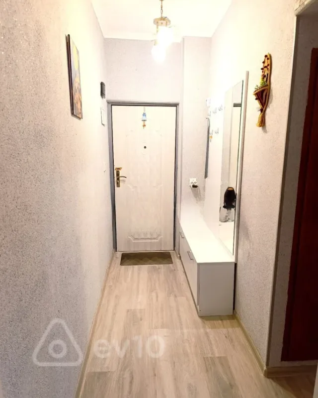 Satılır 2 otaqlı köhnə tikili 50 m²