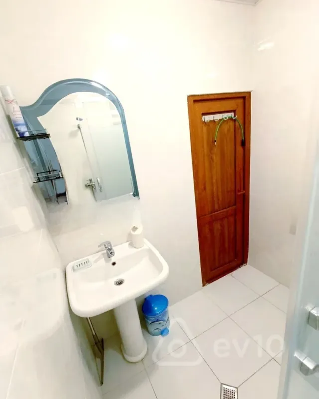Satılır 2 otaqlı köhnə tikili 50 m²