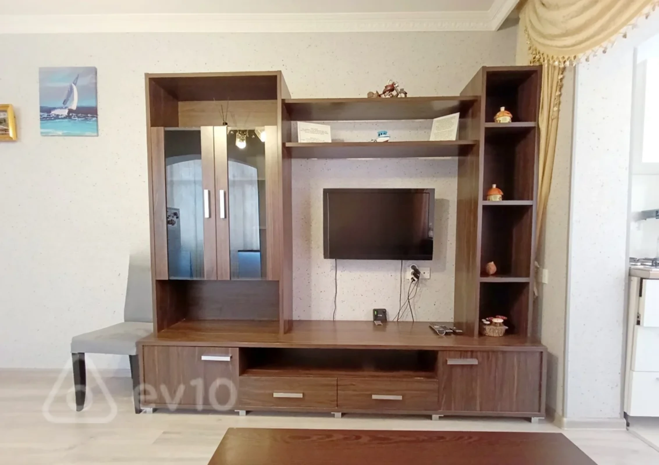 Satılır 2 otaqlı köhnə tikili 50 m²