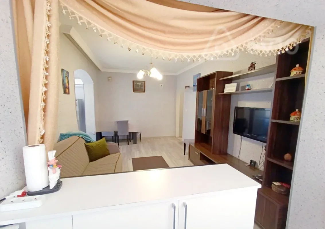 Satılır 2 otaqlı köhnə tikili 50 m²