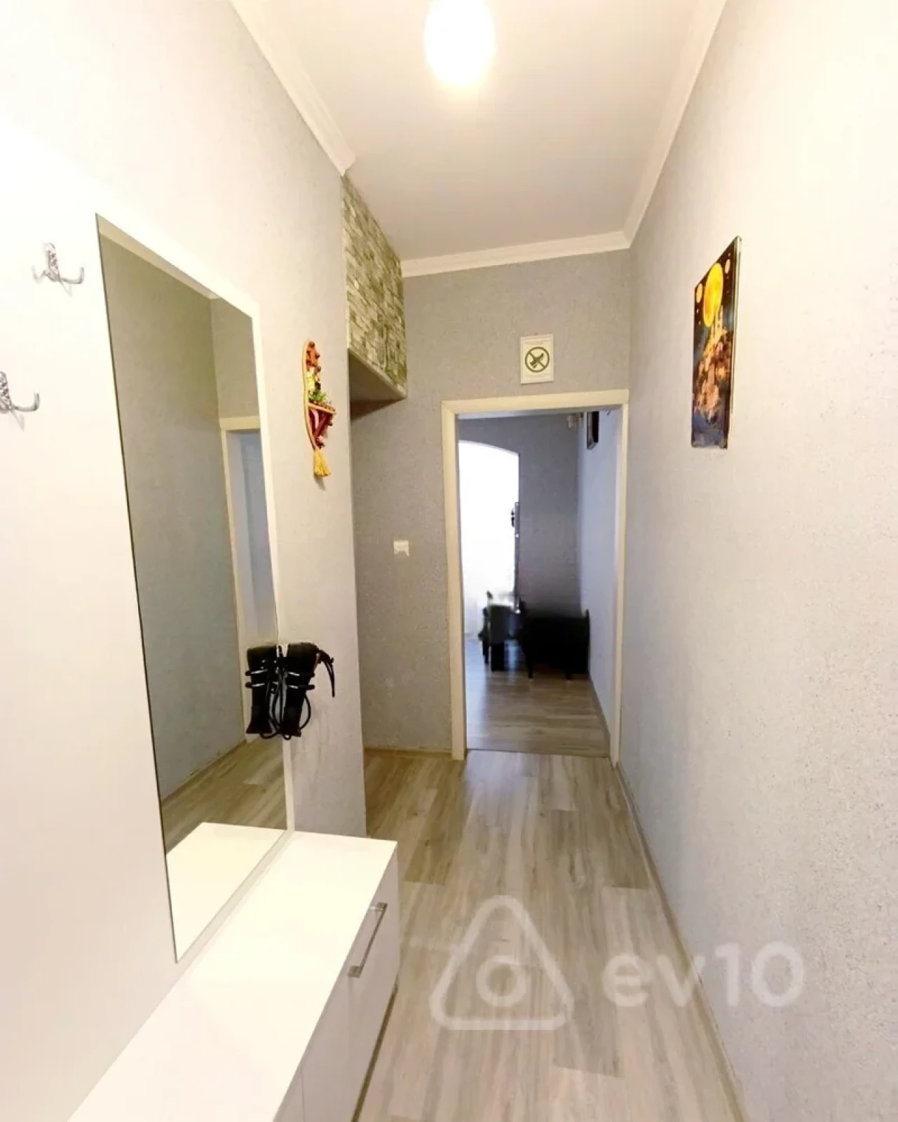 Satılır 2 otaqlı köhnə tikili 50 m²