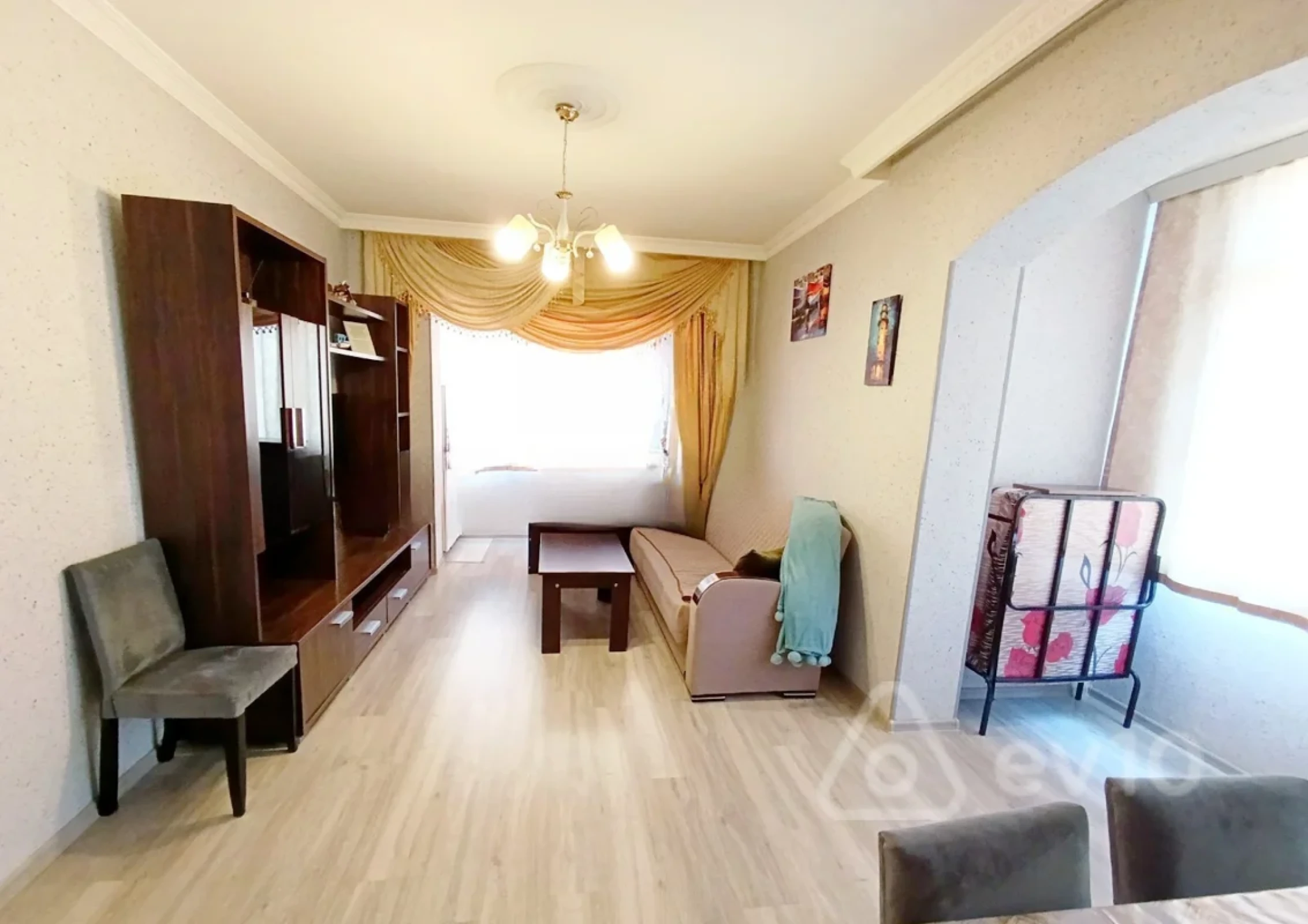 Satılır 2 otaqlı köhnə tikili 50 m²
