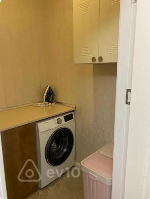 Kirayə verilir 3 otaqlı yeni tikili 140 m²