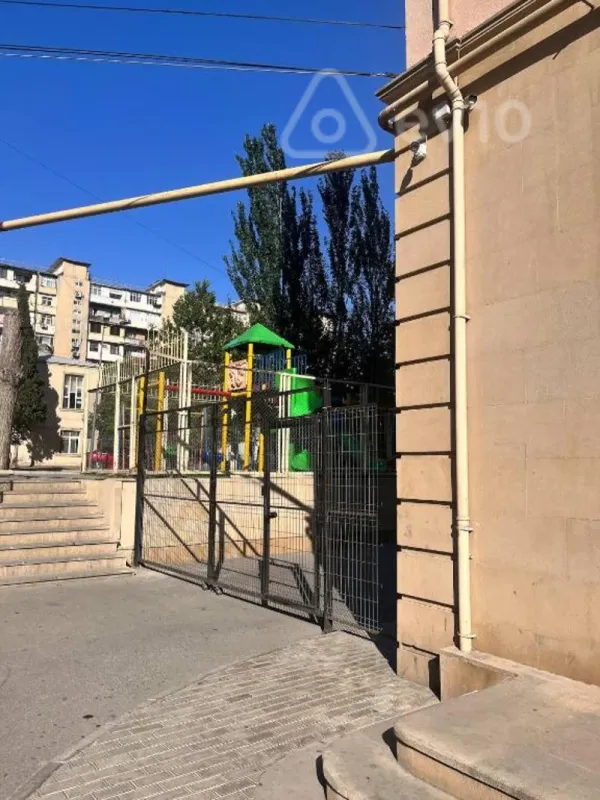 Kirayə verilir 3 otaqlı yeni tikili 140 m²