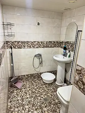Kirayə verilir 2 otaqlı köhnə tikili 45 m²