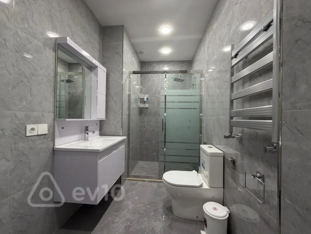 Kirayə verilir 2 otaqlı yeni tikili 105 m²