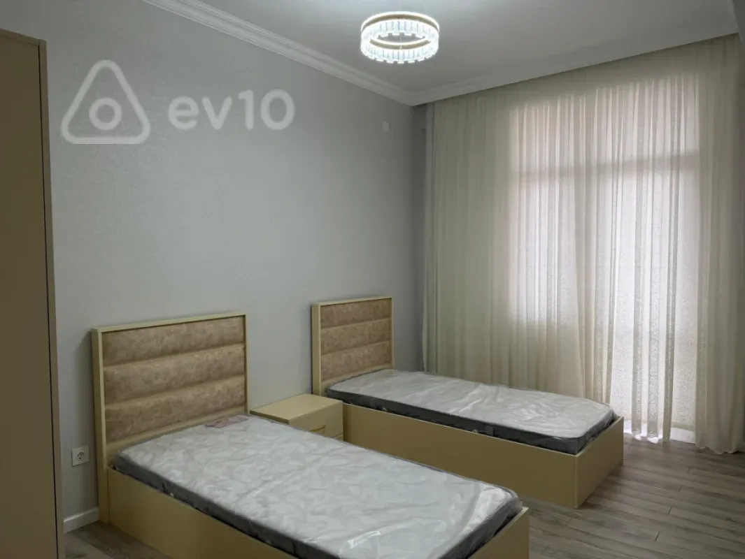 Kirayə verilir 2 otaqlı yeni tikili 105 m²
