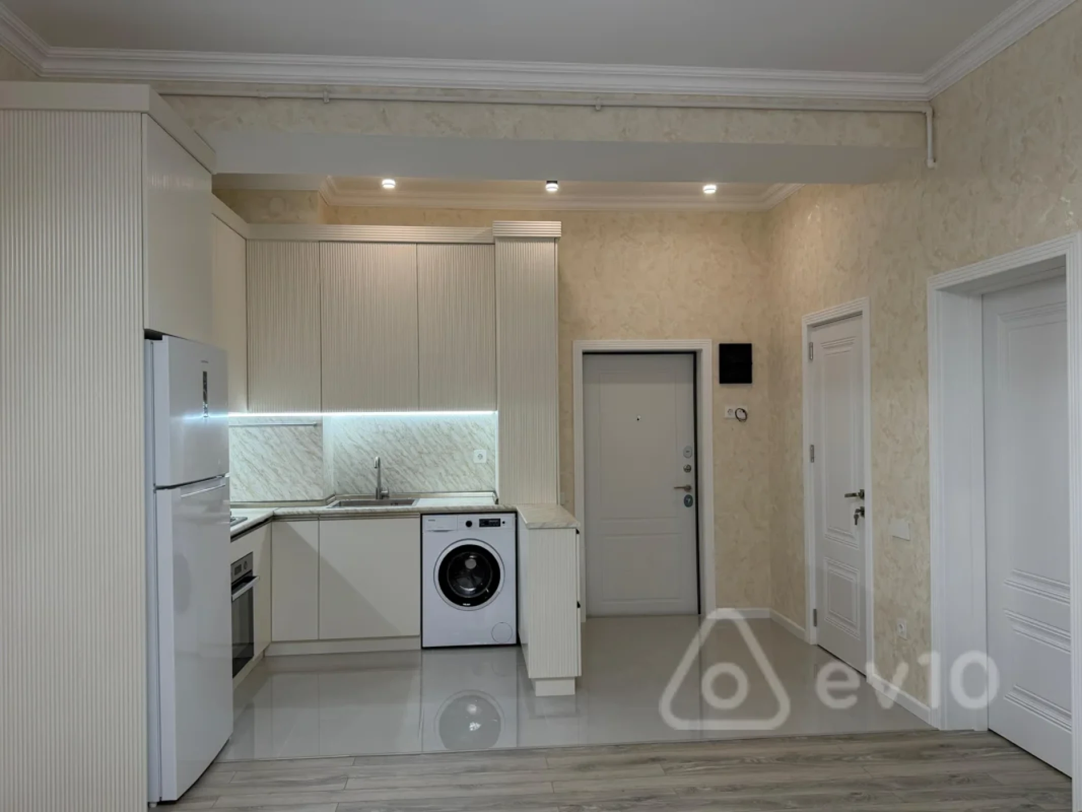 Kirayə verilir 2 otaqlı yeni tikili 105 m²