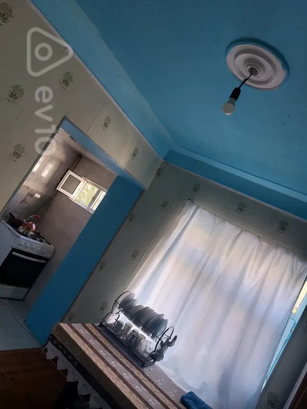 Kirayə verilir 2 otaqlı köhnə tikili 15 m²