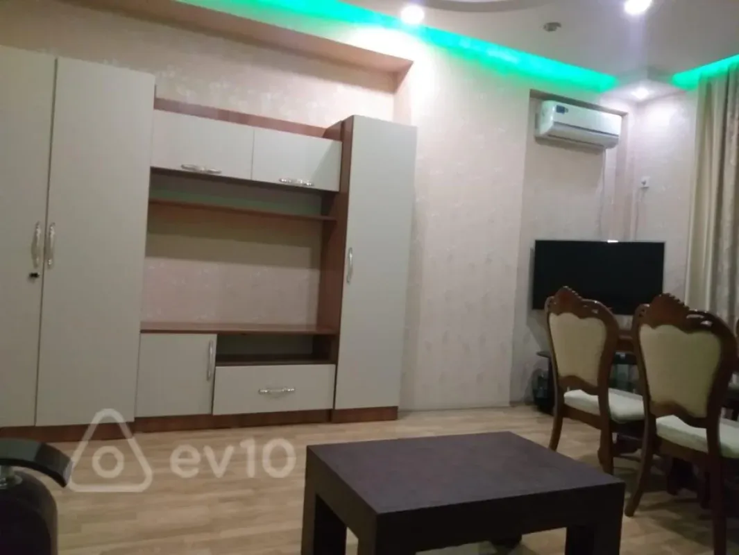 Kirayə verilir 2 otaqlı yeni tikili 100 m²