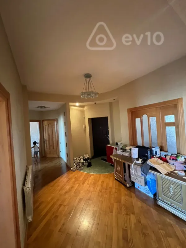 Satılır 3 otaqlı yeni tikili 145 m²