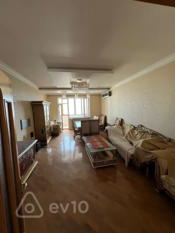 Satılır 3 otaqlı yeni tikili 145 m²