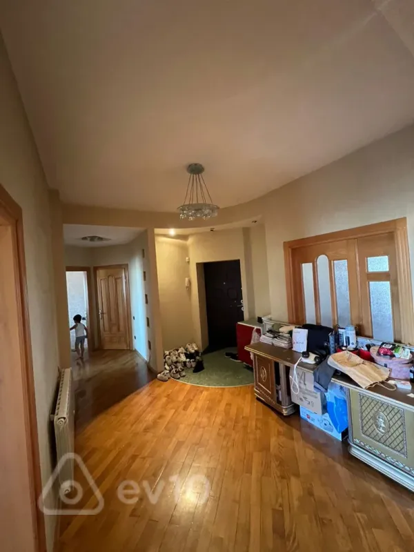 Satılır 3 otaqlı yeni tikili 145 m²