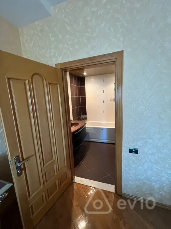 Satılır 3 otaqlı yeni tikili 145 m²